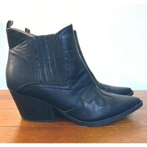 EUC Indigo Black Detailed Stitch Chunky Heeled Bootie Sz 8